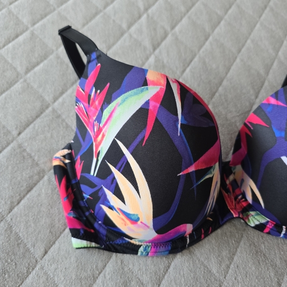 ⭐4/$20 Victoria's Secret PINK Bra Size 36DD - Picture 2 of 6